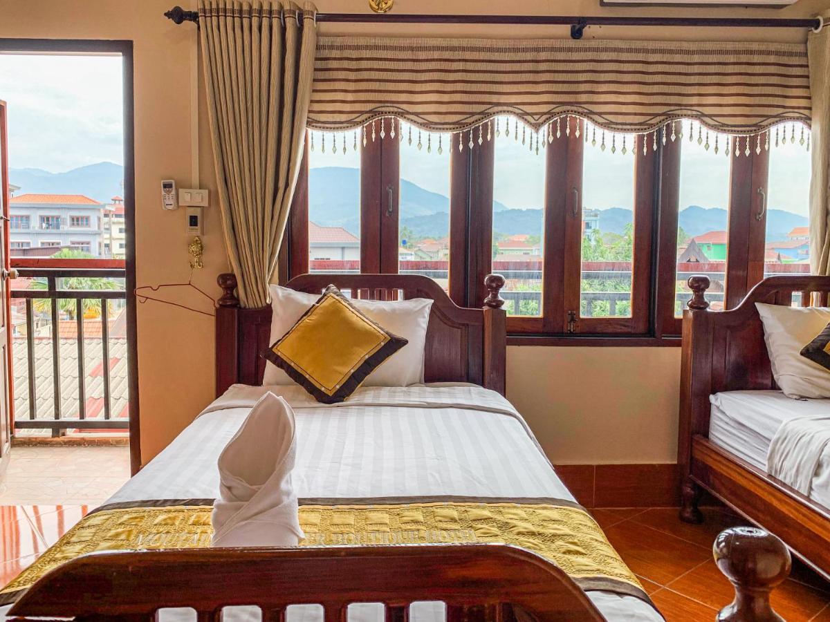 Bountang Mountain View Riverside Hotel Vangviang Kültér fotó