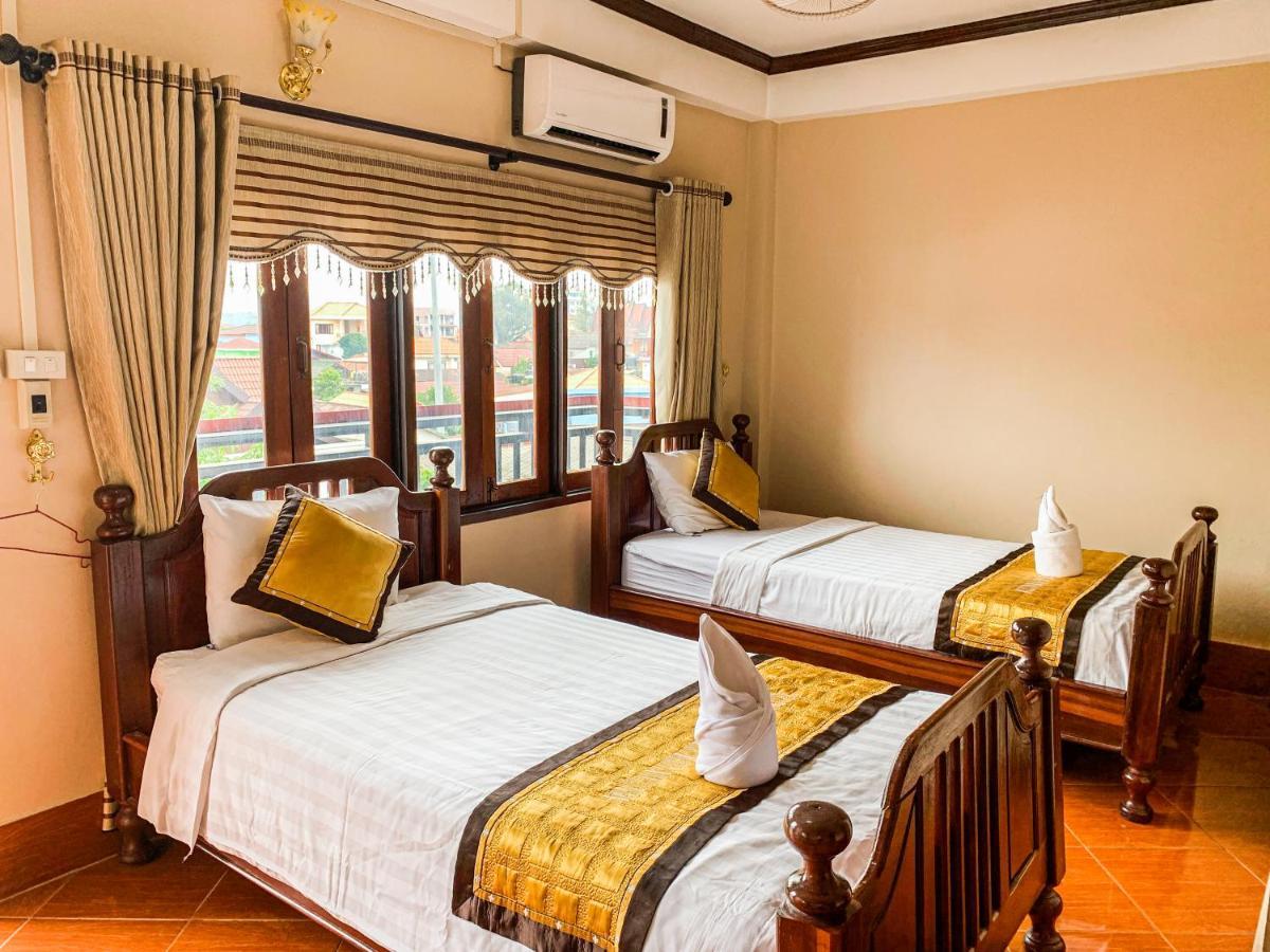 Bountang Mountain View Riverside Hotel Vangviang Kültér fotó
