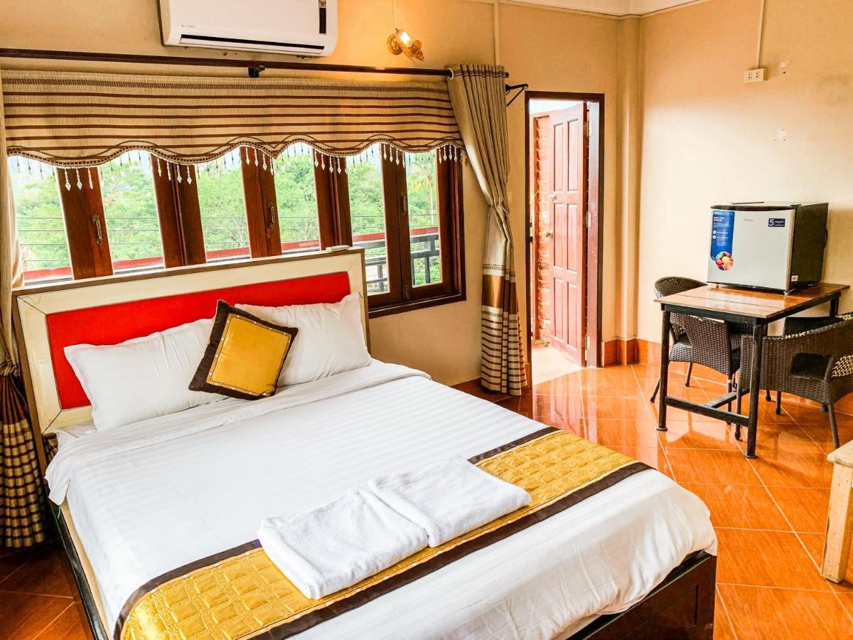 Bountang Mountain View Riverside Hotel Vangviang Kültér fotó