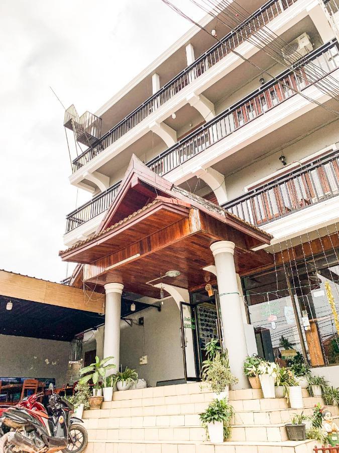 Bountang Mountain View Riverside Hotel Vangviang Kültér fotó