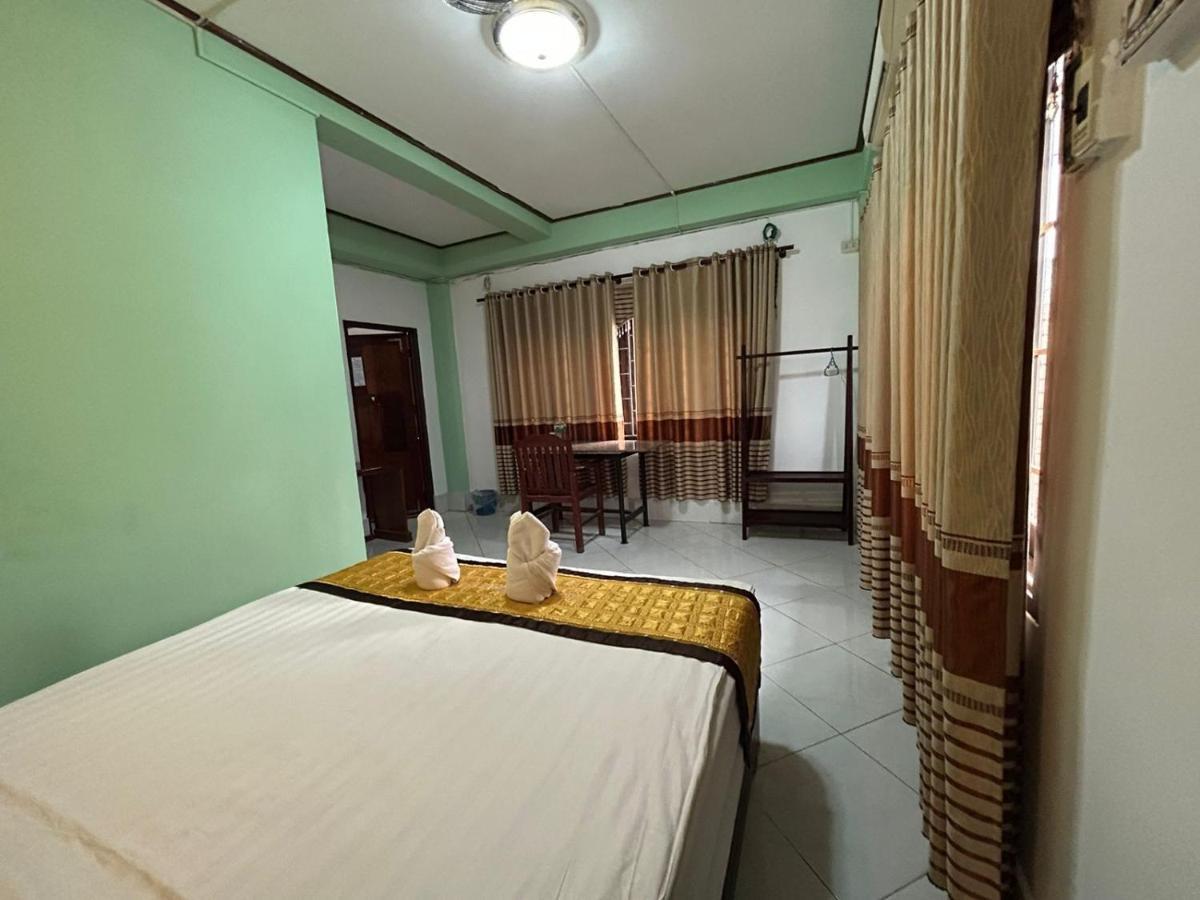 Bountang Mountain View Riverside Hotel Vangviang Kültér fotó