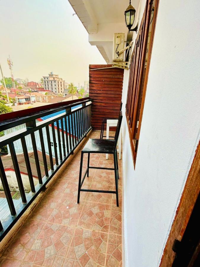 Bountang Mountain View Riverside Hotel Vangviang Kültér fotó