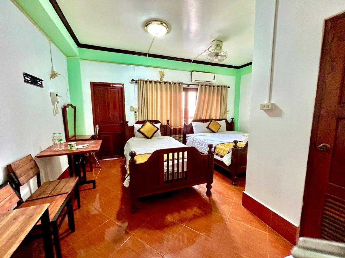 Bountang Mountain View Riverside Hotel Vangviang Kültér fotó